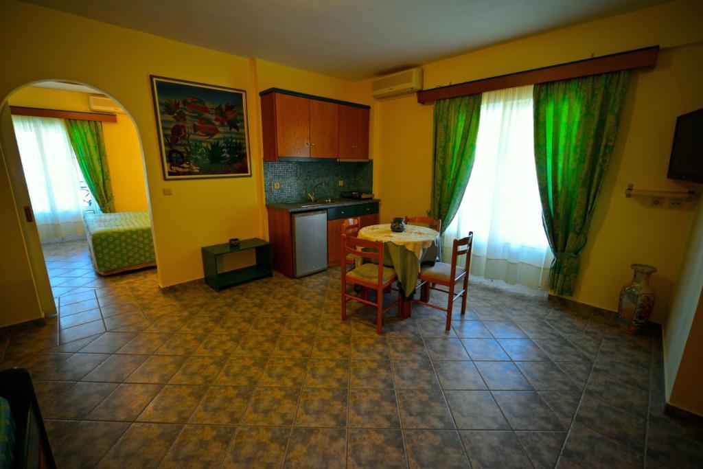 Hotel Odeon Vaszilikí Szoba fotó